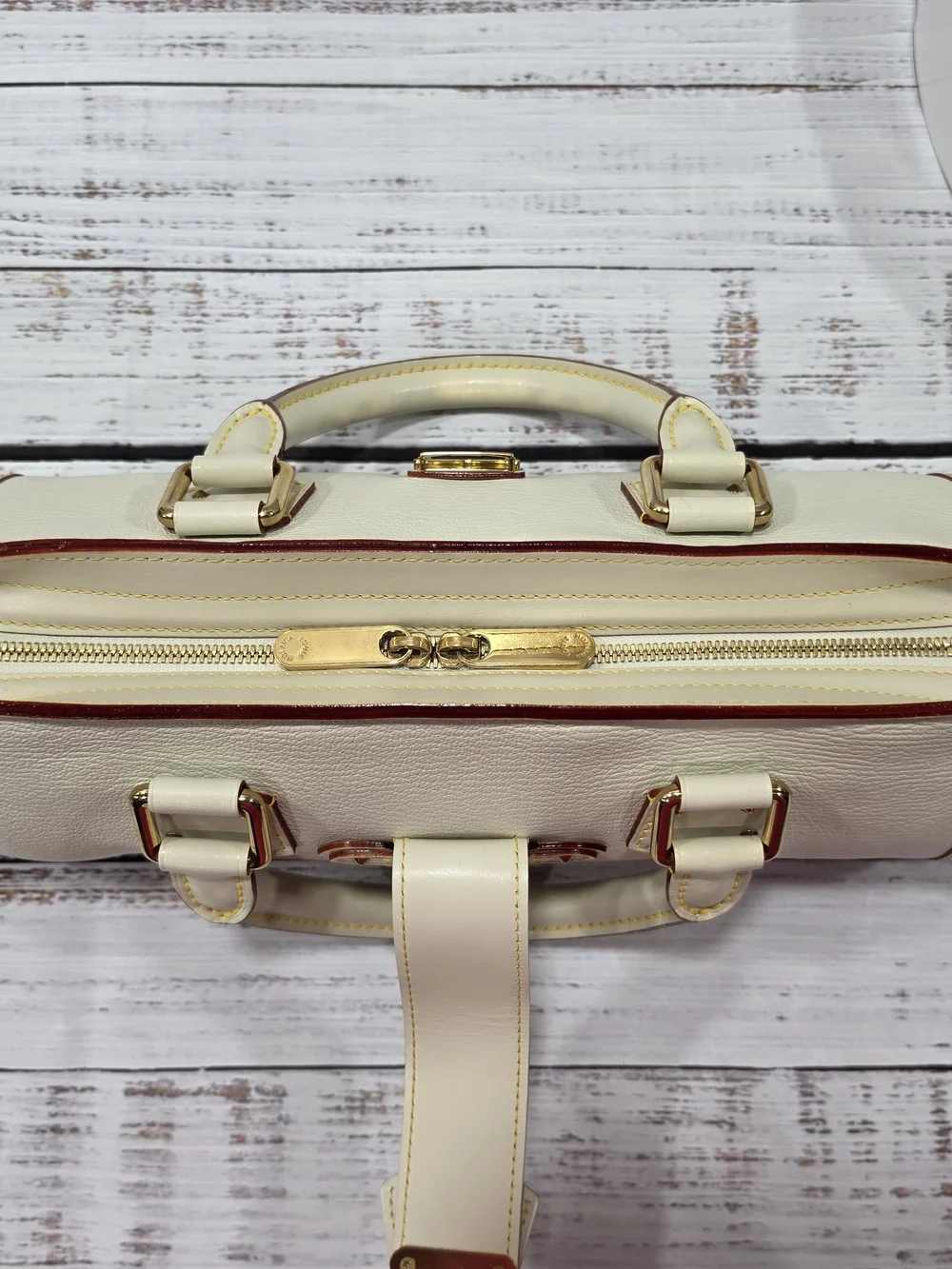 Louis Vuitton Suhali Leather L'Epanoui PM Bag - Picture 4 of 10